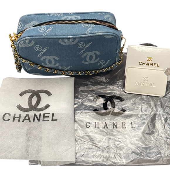 CHANEL GWP Set Denim Crossbody Bag, Dust Bag AND Chanel Card Pack NWT NIP 🔥 - Picture 6 of 15